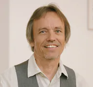 Dr. Mikael Luciak